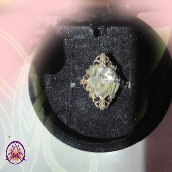 Valentines lavender FAUX DIAMOND RING - Picture 5 of 5